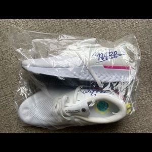 Women’s Nike react